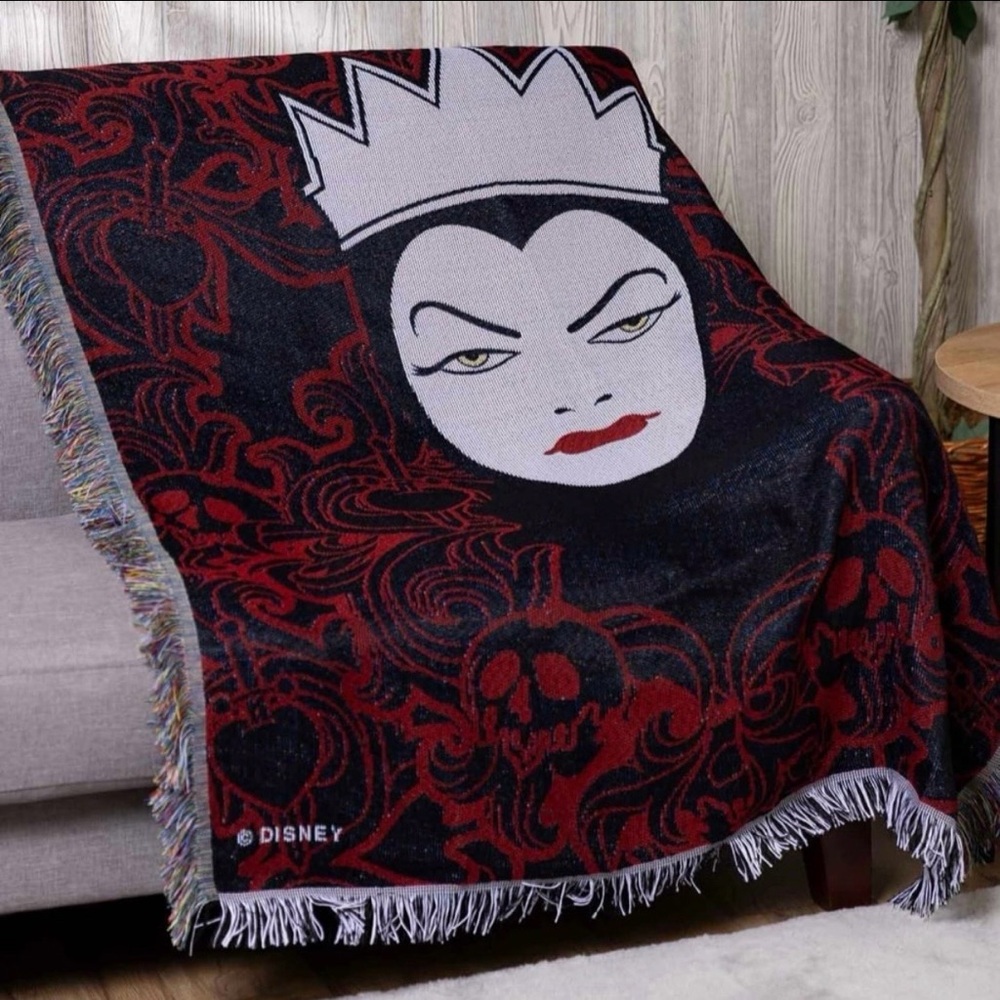 Disney Villains Evil Queen Evil Love Tapestry Throw Blanket